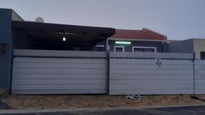 Unclassified image, 3 of 19, button - Globalnest Guests house  (Cape Town)