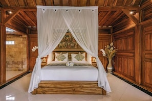 办公桌、免费 WiFi