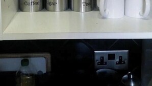 Unclassified image, 4 of 11, button - Family/Business - Near Transport - WiFi - Sleeps 4 (London)