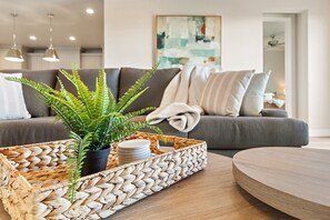 Smart TV, ping pong - 6 Bedroom 6 Bath Private Hot Tub with Amazing Golf Course View (Washington)