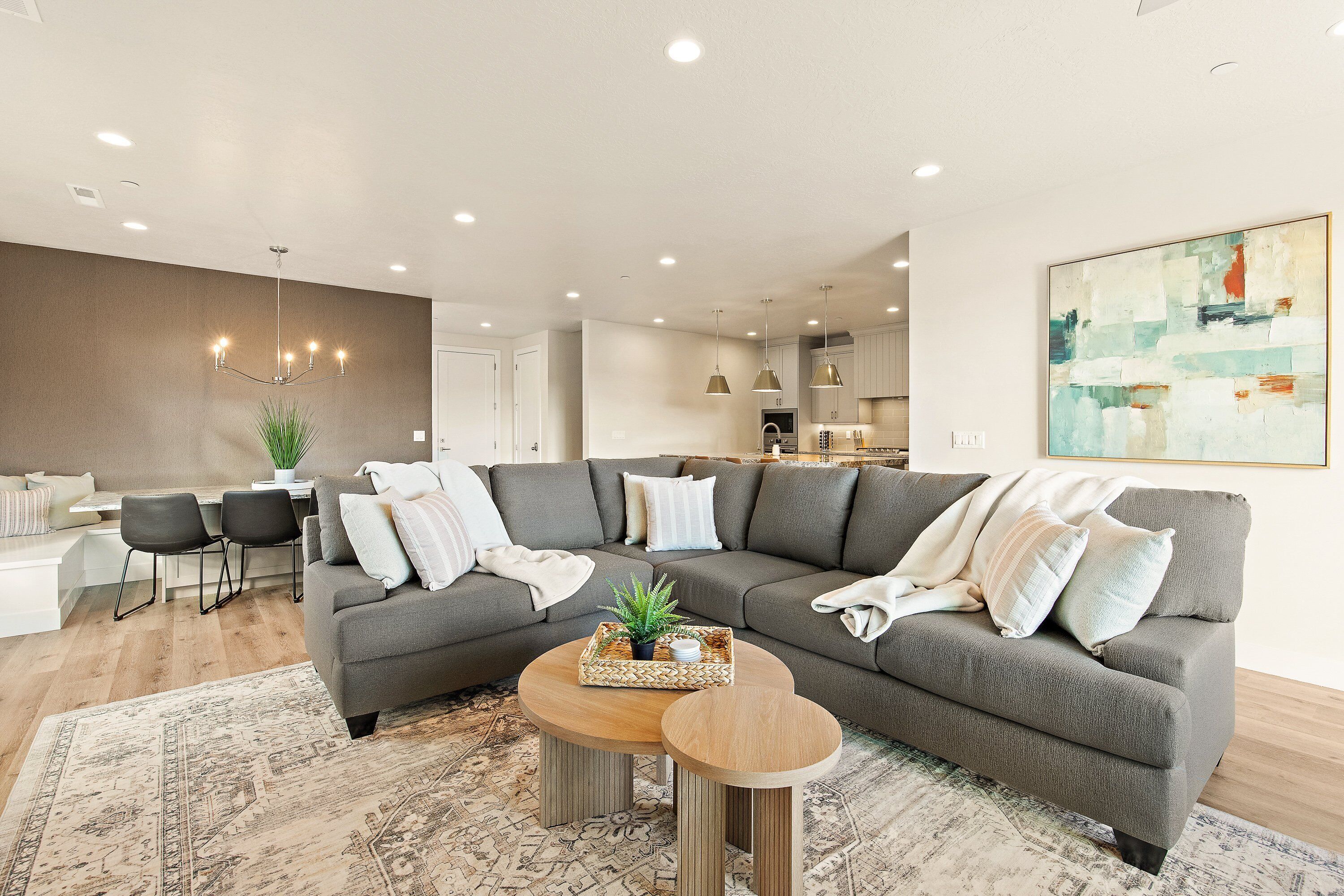 Smart-tv en een tafeltennistafel