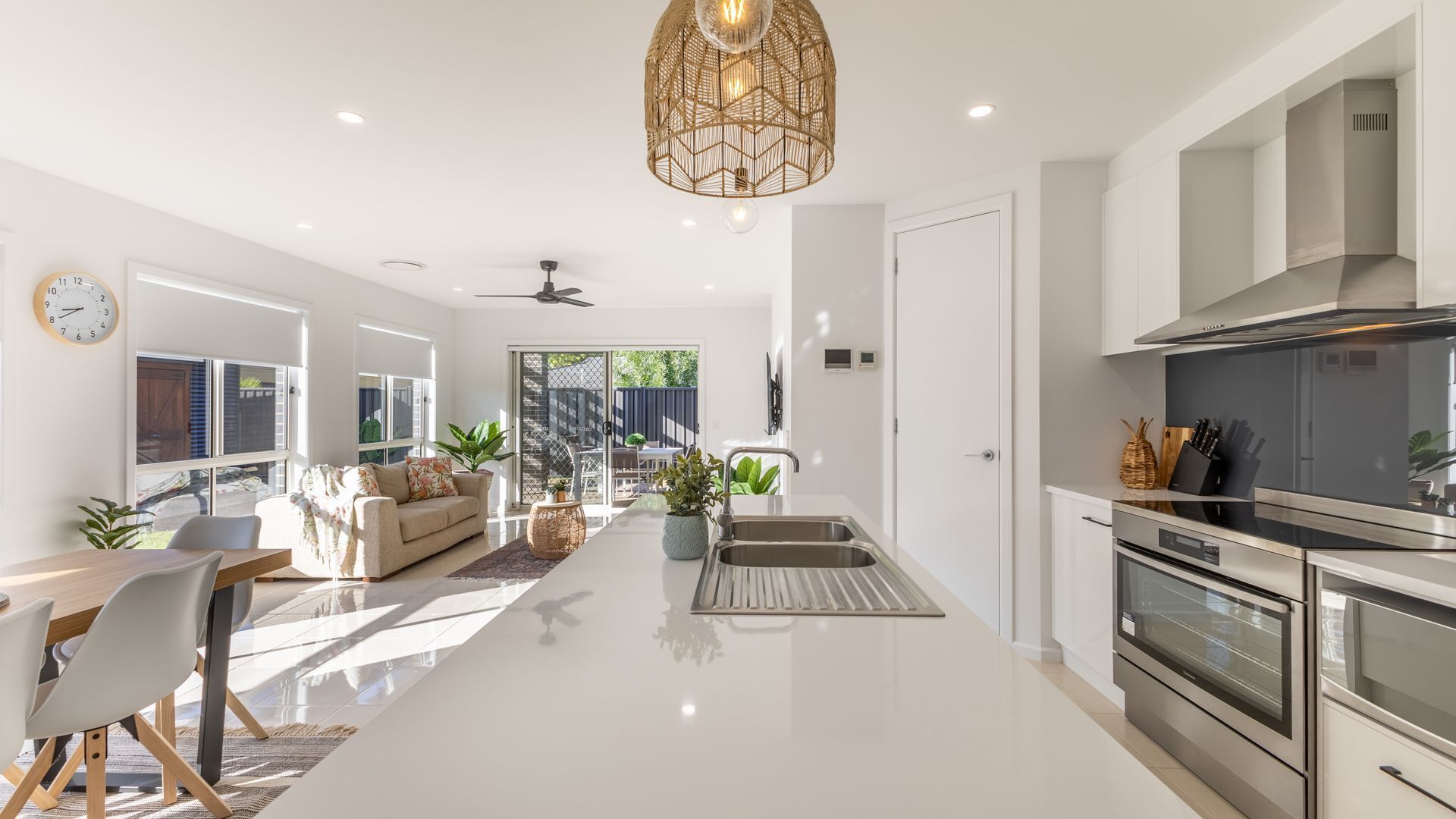 Refrigerador, microondas, horno y lavavajillas 