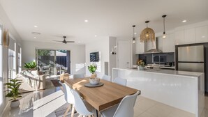 Private kitchen - Lavender & Olive - Pet Friendly, Family Friendly (Myrtleford)