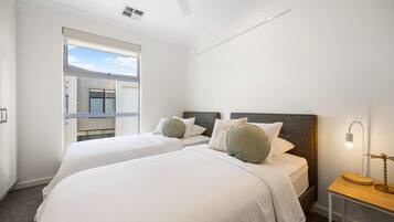 4 bedrooms, desk, iron/ironing board, WiFi