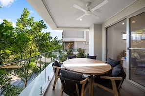 Outdoor dining - Loft & Levels @ Prospect - Contemporary Urban Living (Prospect)