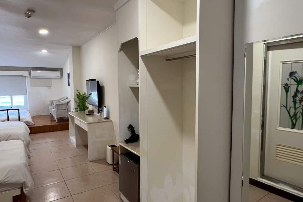 Family Room, Garden View | Free WiFi