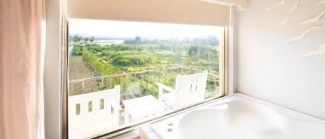 Romantiskt dubbelrum - balkong - sjöutsikt | Interiör