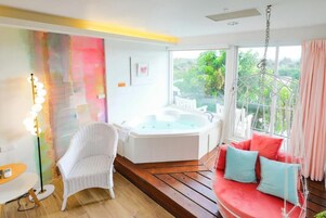 Habitación romántica doble, balcón, vistas al lago | Interior