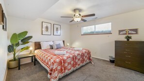 3 chambres, fer et planche à repasser, Wi-Fi, draps fournis