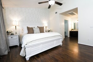 3 bedrooms, iron/ironing board, free WiFi, bed sheets - MAY DISCOUNT! New Listing! Private Pool & Hot Tub! Near the Beach! (Panama City Beach)