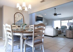 Dining - MAY DISCOUNT! New Listing! Private Pool & Hot Tub! Near the Beach! (Panama City Beach)