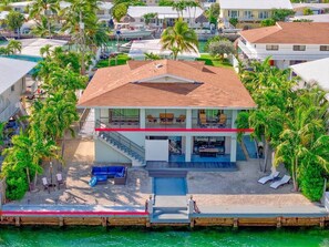 Exterior - Villa Blue-Water Front-37ft Dock Space (Key Colony Beach)