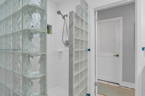 Hair dryer, towels - Villa Blue-Water Front-37ft Dock Space (Key Colony Beach)