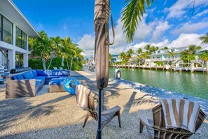 Terrace/patio - Villa Blue-Water Front-37ft Dock Space (Key Colony Beach)