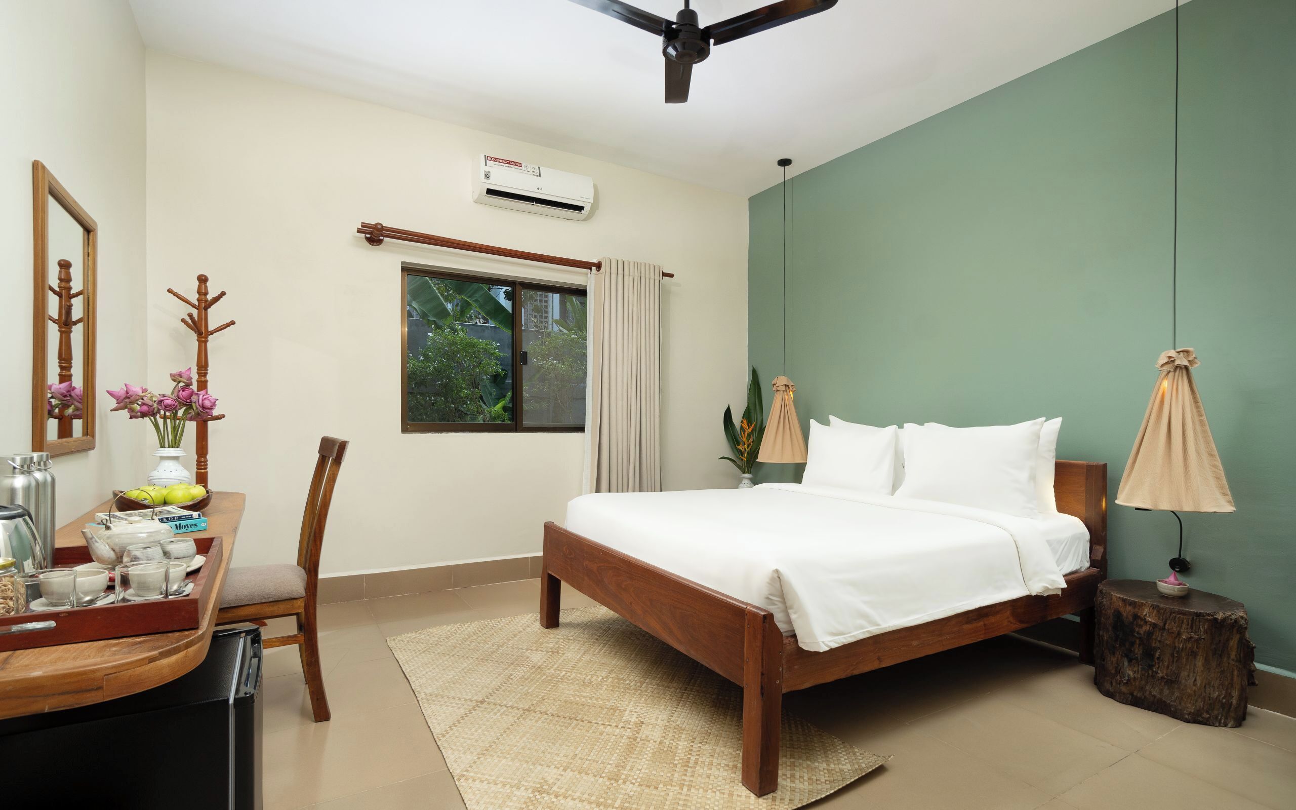 In-room safe, desk, laptop workspace, iron/ironing board