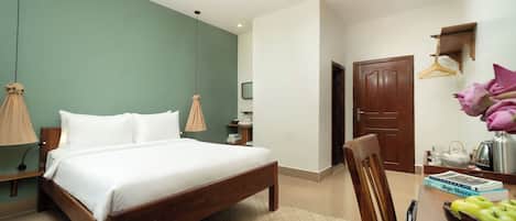 In-room safe, desk, laptop workspace, iron/ironing board