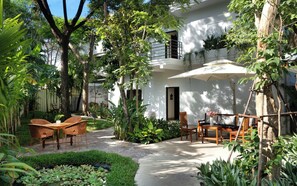 Outdoor dining - The Tree Adults Only (Siem Reap)