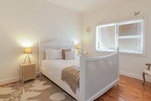 3 bedrooms, desk, iron/ironing board, travel cot