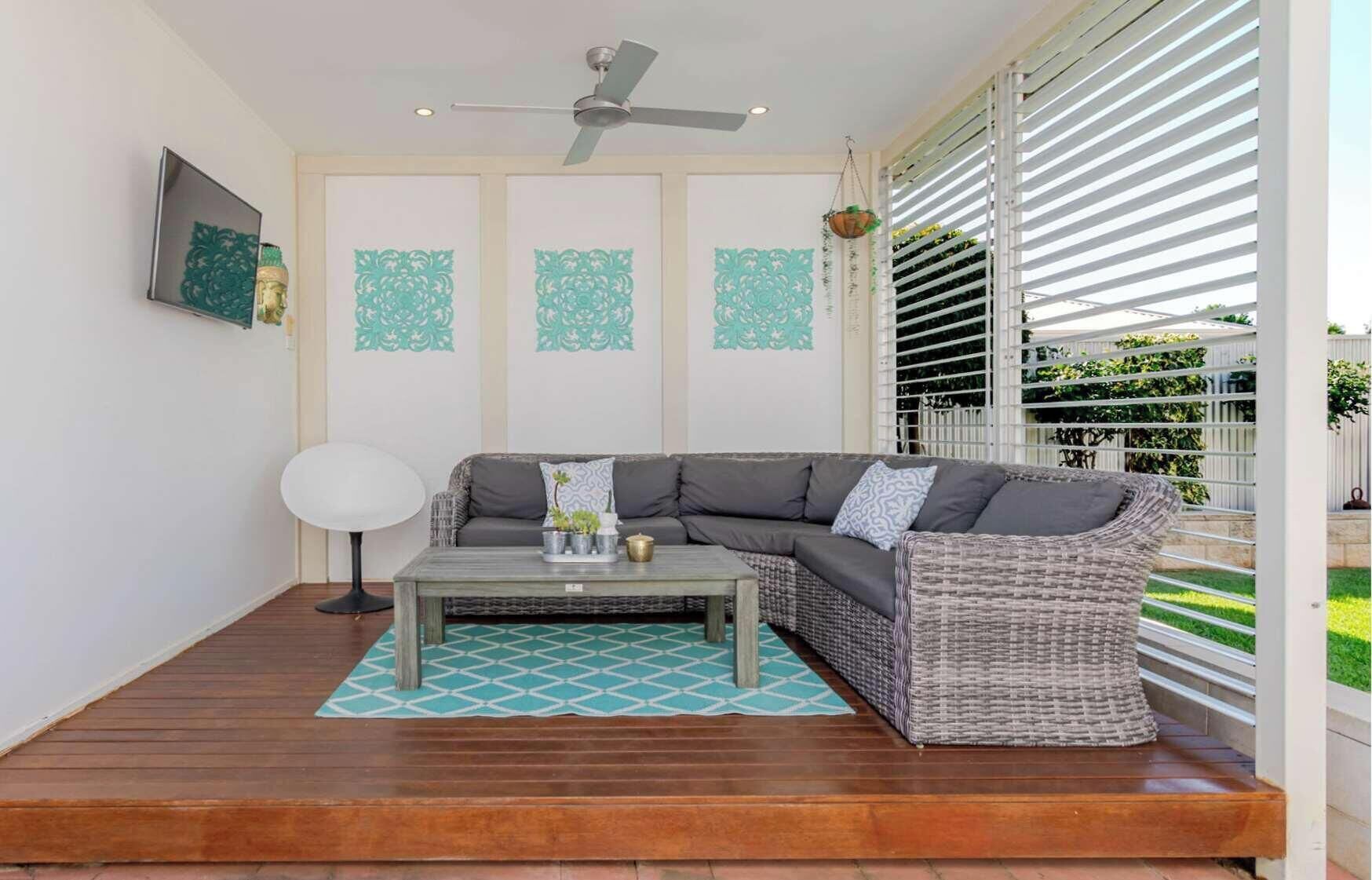 TV, lettore DVD, studio