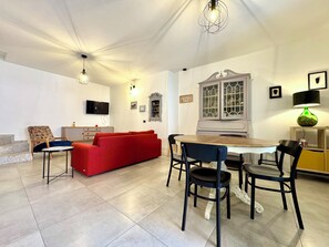 Dining - " La Corte Segreta " (Bari Sardo)