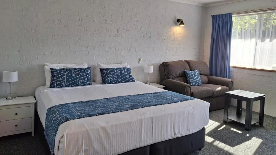 BLUE DIAMOND MOTOR INN