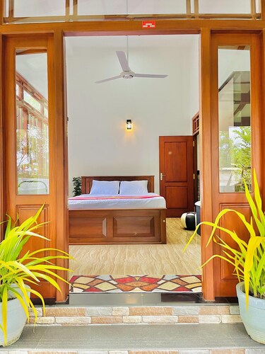 Relux Villa: 8-Bedroom Tropical Estate near Galle Sleeps 16 - Garden & Views