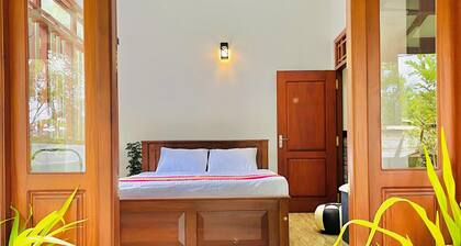 Relux Villa: 8-Bedroom Tropical Estate near Galle Sleeps 16 - Garden & Views
