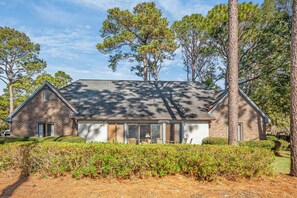 Exterior - 4BR Fairway Retreat · Steps to Golf, Minutes to Beach (Pawleys Island)
