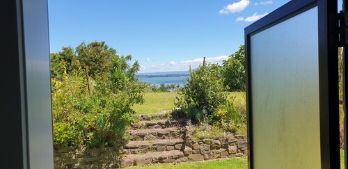 Lazy Daze at Athenree with local hot pools, and only 5 minutes from Waihi Beach