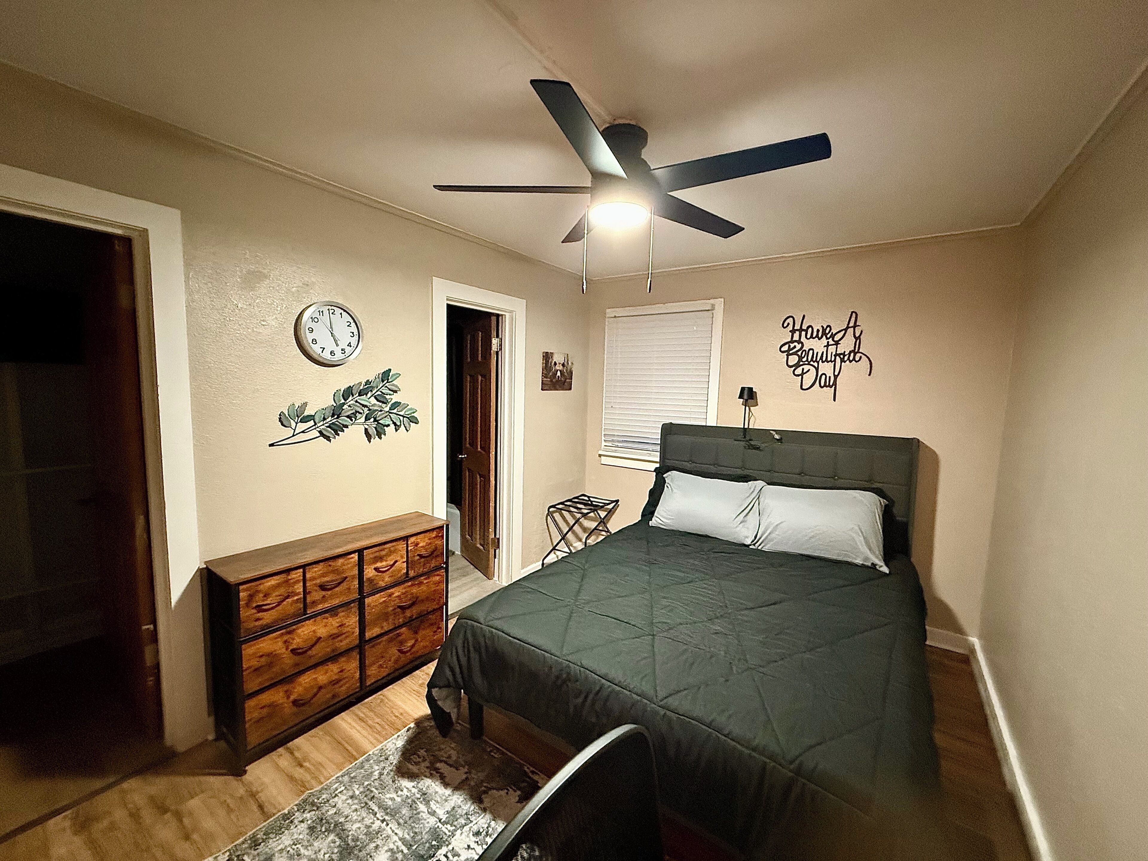 Fer et planche à repasser, Wi-Fi, draps fournis