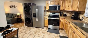 NEW Modern 1BR for Work & Stay with Fast Wi-Fi. Pets OK