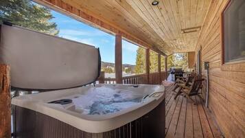 Tina de hidromasaje al aire libre