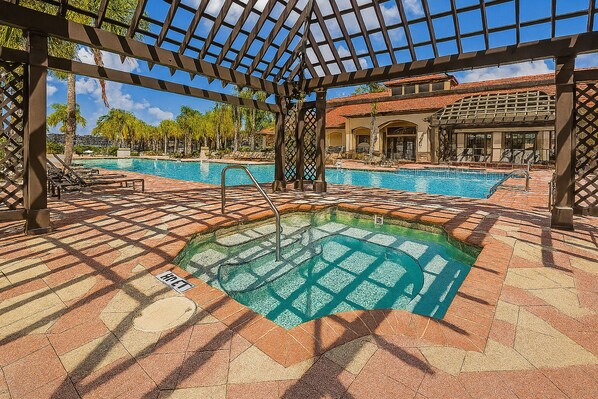 Bồn tắm spa ngoài trời