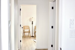 Interior - 9 Guests, Tesla EV,Pet Friendly, Native SW Theme (Page)