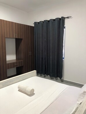 3 quartos, ferros/tábuas de passar roupa, Wi-Fi de cortesia