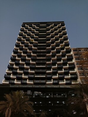 Exterior - Cozy 1-bedroom apartment in JVC (Dubai)