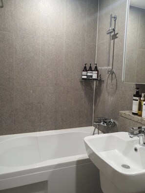 Hair dryer, bidet, towels, soap - Serene 1-bedroom apartment with AC in vibrant Suwon-si (Suwon-si)
