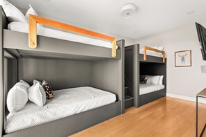 8 habitaciones, wifi y ropa de cama 