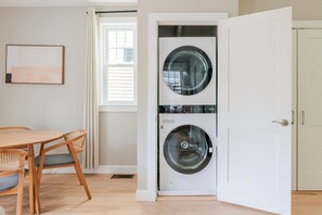 Interior - Blueground | Riverside, washer, nr Charles River (Cambridge)