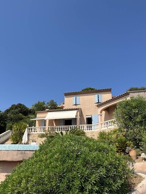 Exterior - Villa 6 + 2 with pool and air conditioning (LES ISSAMBRES)