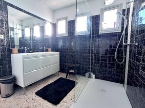 Hair dryer - Villa for 10 guests with sea view and heated pool in Carqueiranne (CARQUEIRANNE)