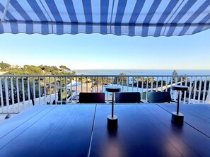 Outdoor dining - Villa for 10 guests with sea view and heated pool in Carqueiranne (CARQUEIRANNE)