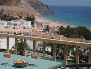 Outdoor dining - Breathtaking ocean views in Praia da Luz (Praia da Luz, Lagos)