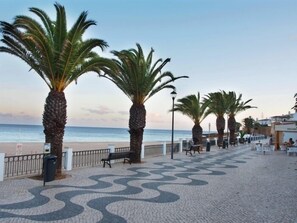 Beach - Breathtaking ocean views in Praia da Luz (Praia da Luz, Lagos)
