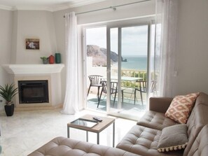 TV - Breathtaking ocean views in Praia da Luz (Praia da Luz, Lagos)