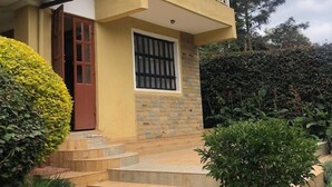 Unclassified image, 3 of 27, button - Maya's Guest House (Nyeri)