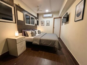 Deluxe Double Room, City View | Desk, laptop workspace, iron/ironing board, free WiFi - Hotel Elevate Suites (Nagpur)