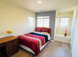 6 bedrooms, iron/ironing board, WiFi, bed sheets