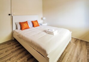 Iron/ironing board, WiFi, bed sheets - Entire independent 3-bedroom house (Algester)