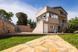 Exterior - Holiday flat with terrace (Malinska)